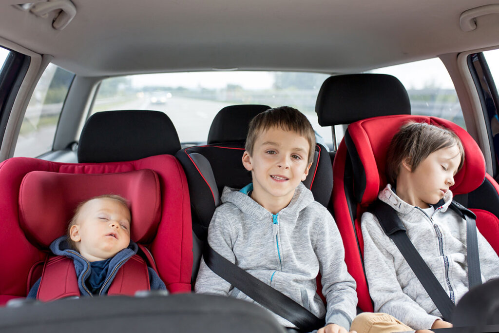 siblings_during_a_car_ride