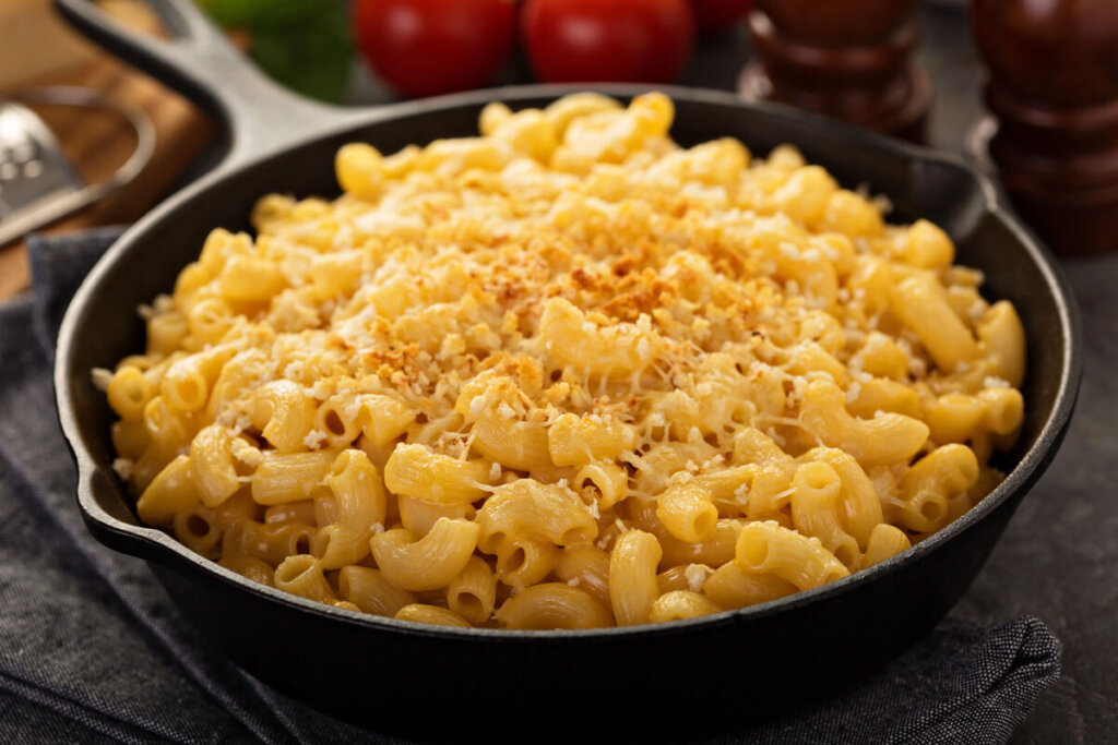 pan_with_maccaroni_and_cheese